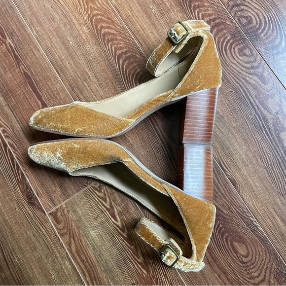 Soludos size 7.5 velvet Collette heel, mustard yellow - Picture 5 of 7